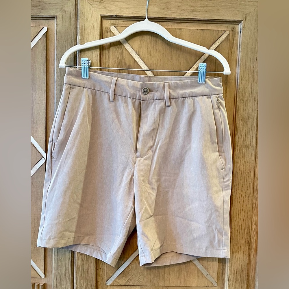 NWOT-Old Navy Men's Tan Go Dry Cool lightweight Flat Front Shorts